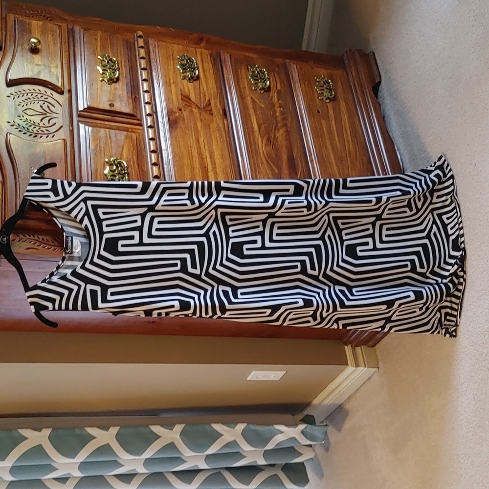 🌻Scorpio Black & White Graphic Midi Dress